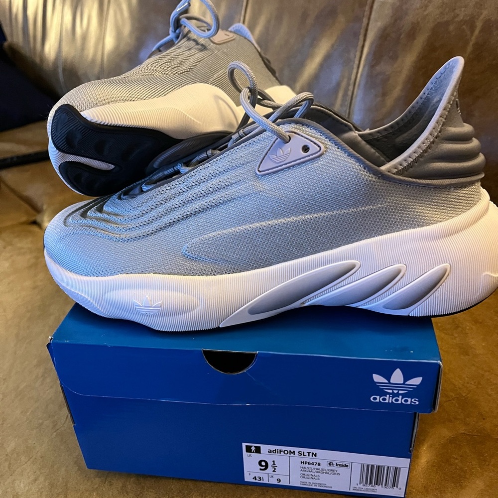 Men’s Adidas adiFOM SLTN SZ9.5. Only worn once around the house for a short time